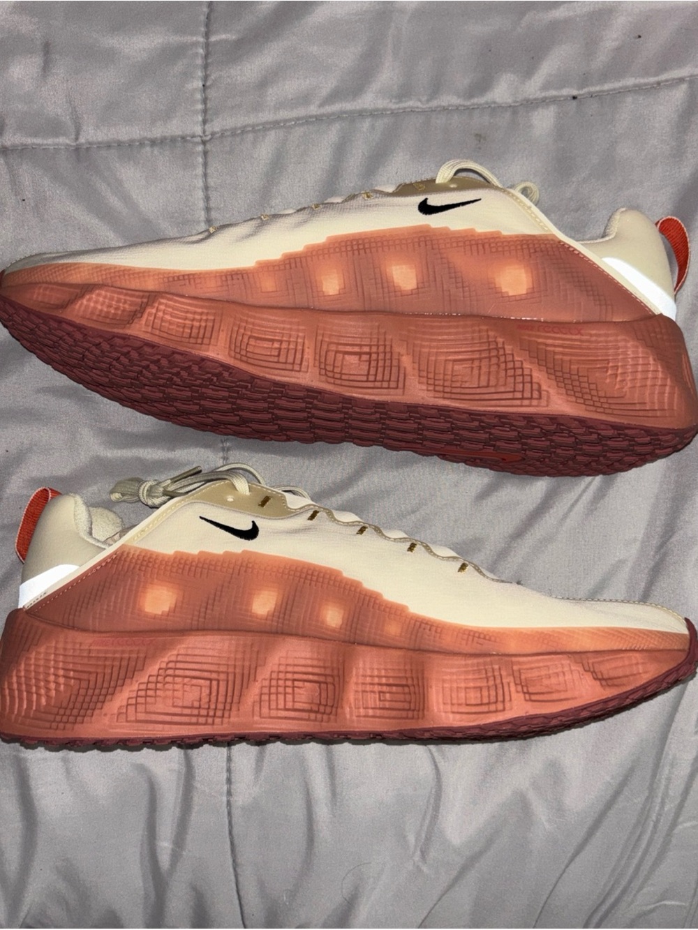 Nike Ava Roover  Men’s Cream and Rust Orange Low-Top Sneakers